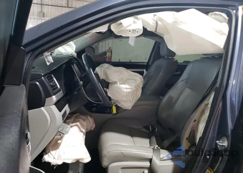 2016 Toyota Highlander Xle z USA, uszkodzony, nr VIN 5TDJKRFH1GS500515